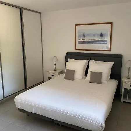 Apartment Et Les Glycines