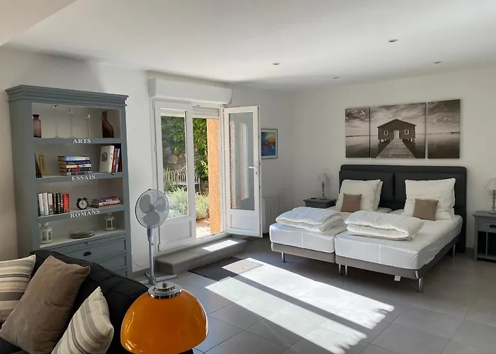 Et Les Glycines Appartement *